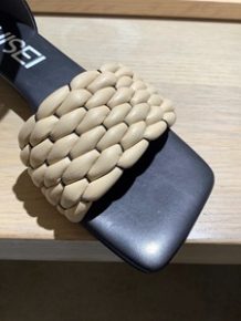 SHISEI（シセイ）の今シーズンのサンダルは？