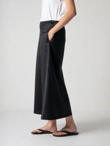 楽しみにしていたCOGTHEBIGSMOKE(コグザビックスモーク）の＜JENIFFER FLAIR SKIRT＞入荷いたしました～🎵