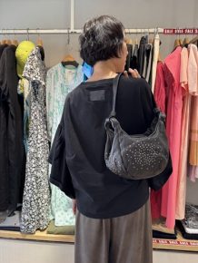 残暑の秋の装いは、まずはBIBA（ビバ）のバッグから。