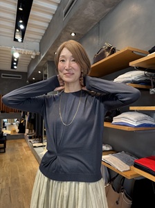 LOWER（ローヴァー）新作アシンメトリーニットの吉田さん着画をご紹介します。