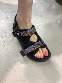 SHAKAの定番サンダルに新色が入荷致しました！！