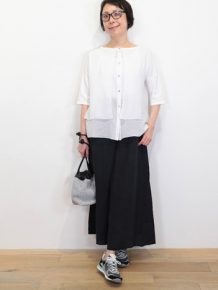 Tre Barra Bi(トレバラビ)一枚で着ても羽織りにも便利な綿ローンブラウス Tre Barra Bi(トレバラビ)一枚で着ても羽織りにも便利な綿ローンブラウス