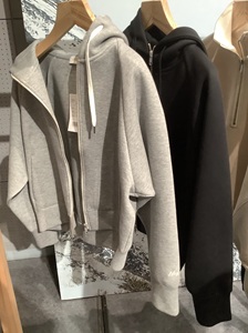 NANGA（ナンガ）の新作フーディまもなく入荷
